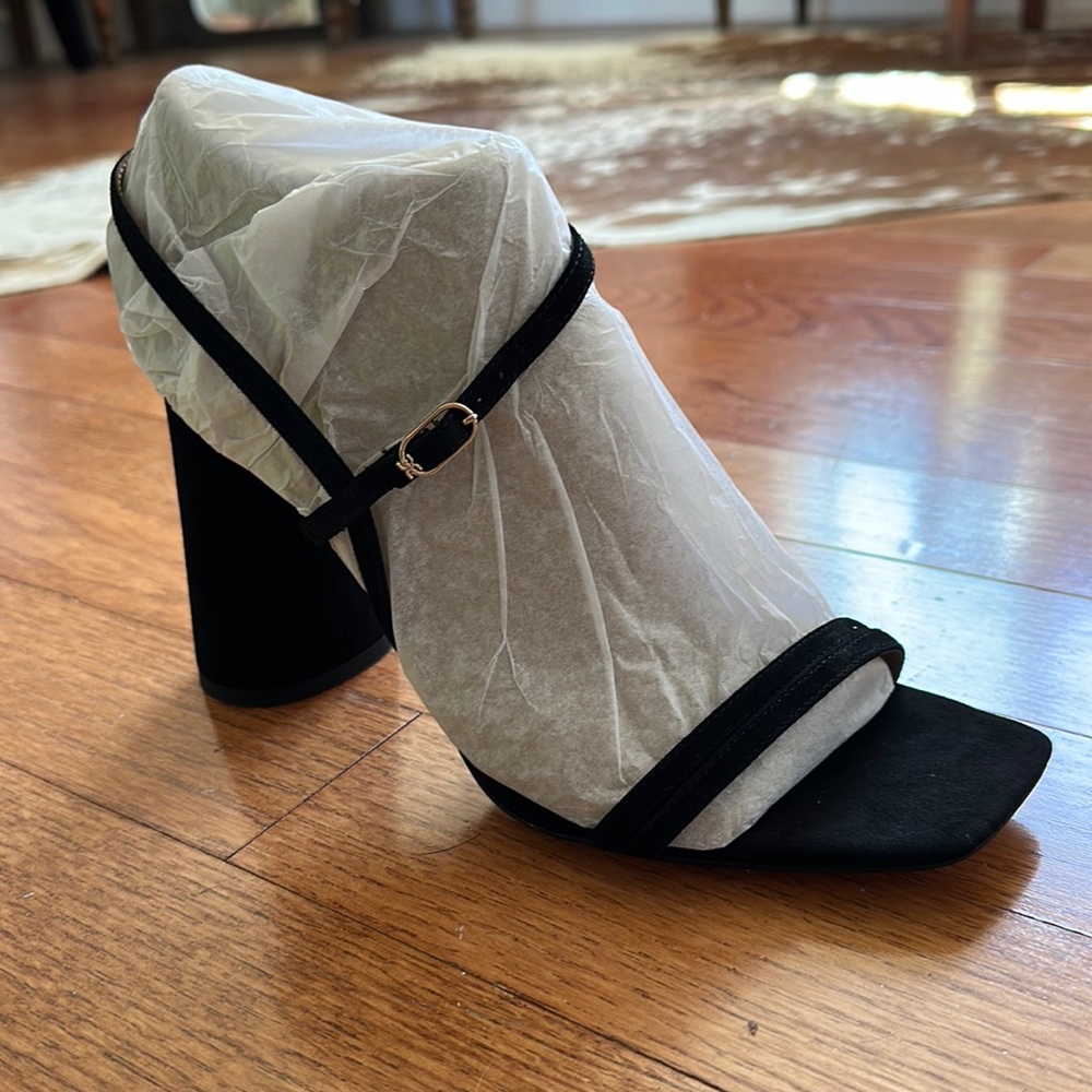 Brand NIB Sam Edelman black suede block heel